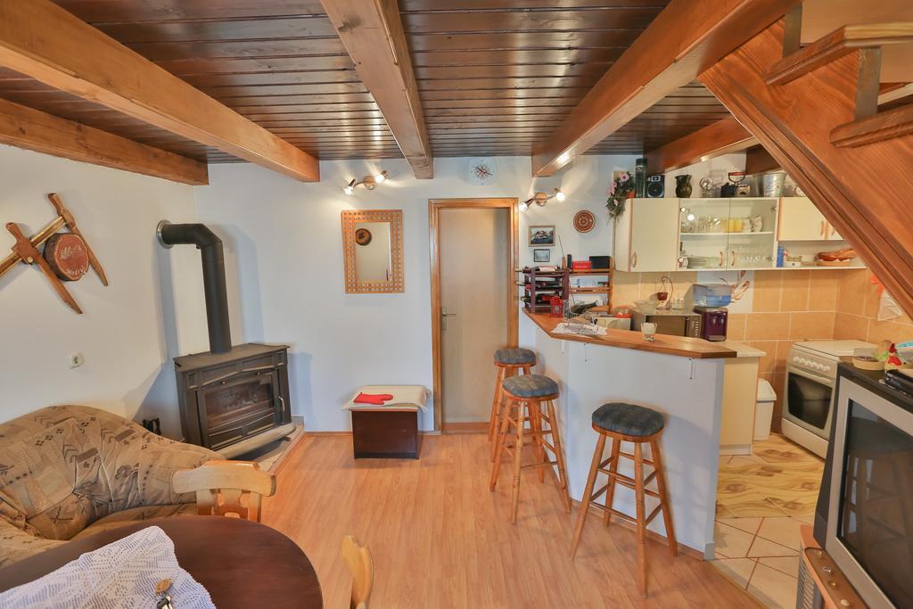 Holiday Home Trzan Josipdol Eksteriør bilde